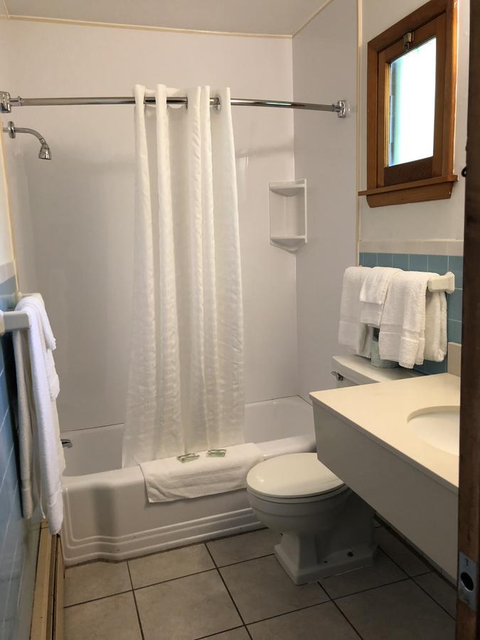 Wakita Court Motel 昆斯伯里 外观 照片