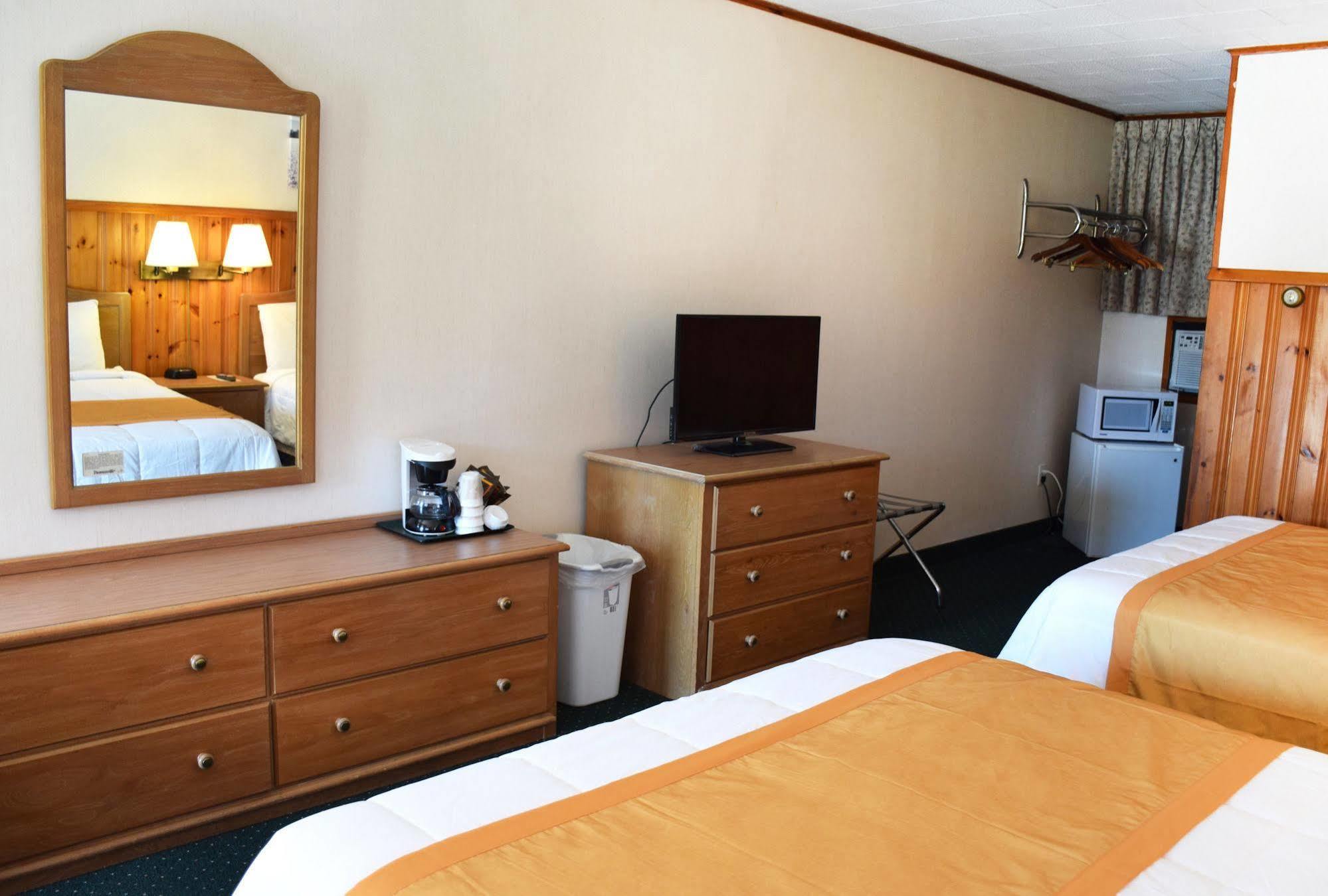 Wakita Court Motel 昆斯伯里 外观 照片